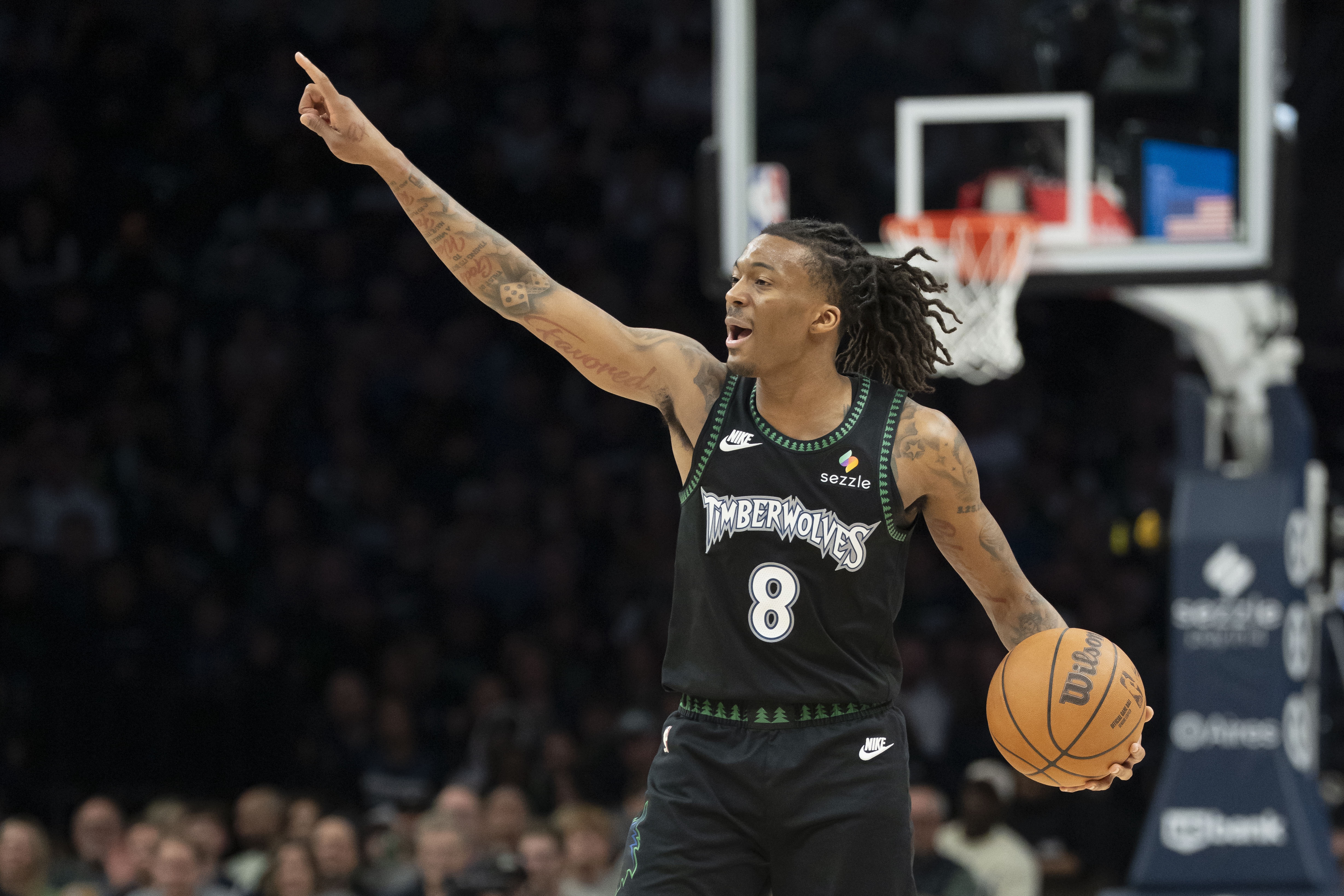 乐鱼体育官方网站-海兰德最近3场场均19.3分5板5.3助1.7断 投篮命中率50% 三分51.9%